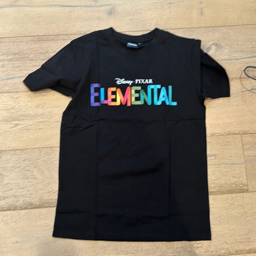 Elemental, unisex, shirt, size small brand, new Disney Disneyland
